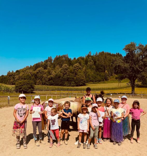 Kinder Sommer Betreuung in der Team Ponyschule-Poppichl