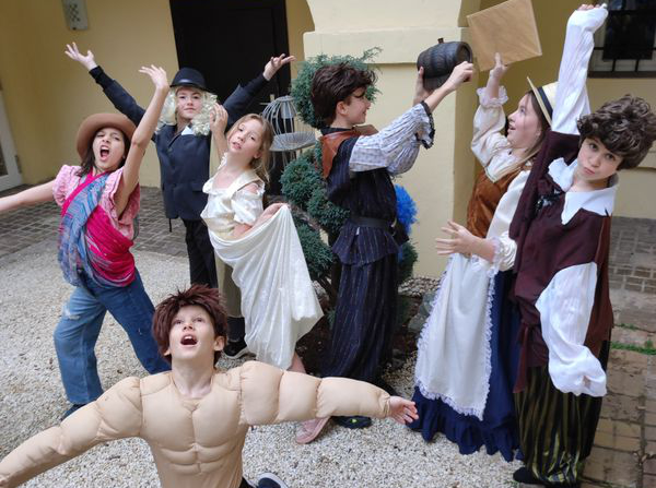 Theatercamp „NULL – Eine römisch-griechisch-indische Historie“